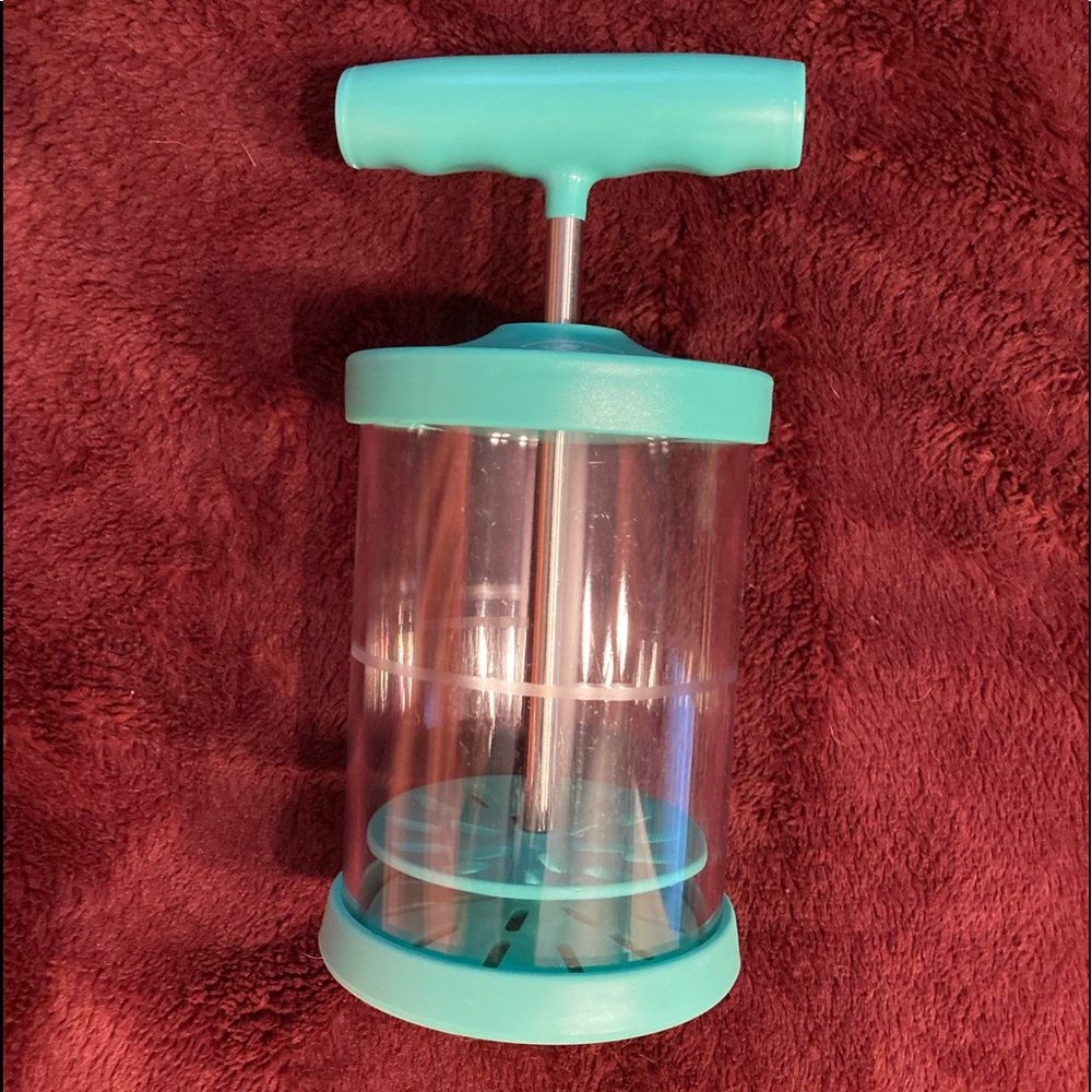 THE PAMPERED CHEF Whipped Cream Maker